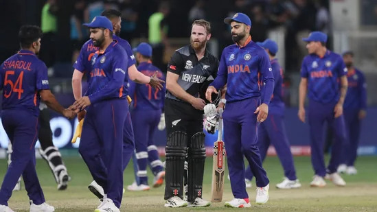 ICC T20WC Points Table: न्यूजीलैंड से हार कर बाहर होने की कगार पर पहुंची भारतीय टीम, सेमीफाइनल में जाने की राह हुई बेहद मुश्किल 12