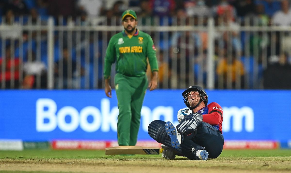 रोमांचक मैच में इंग्लैंड को हरा कर भी टुर्नामेंट से बाहर हो गया साउथ अफ्रीका, रो पड़े कप्तान 2