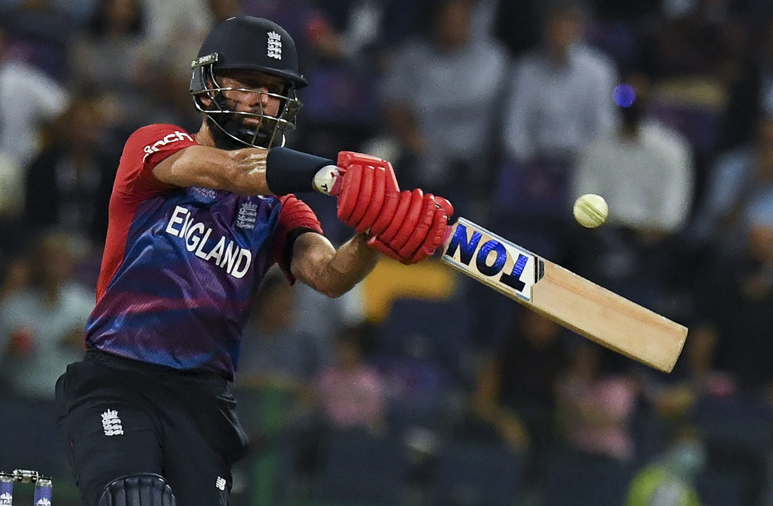 रोमांचक मैच में न्यूजीलैंड ने इंग्लैंड को 5 विकेट से रौंदा, 2019 वर्ल्ड कप का बदला लेकर पहुंची फाइनल में 4