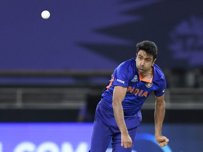 IND vs NZ: रविचंद्रन अश्विन की गेंदबाजी का मुरीद हुआ न्यूजीलैंड का ये विस्फोटक बल्लेबाज़, तारीफ़ में कही ये बात 8