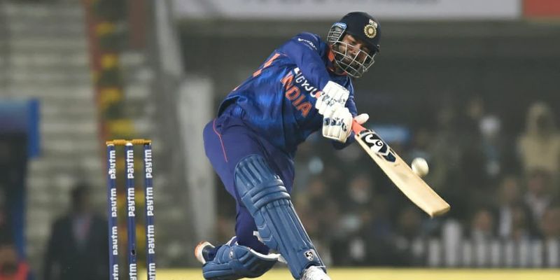 IND vs NZ: ऋषभ पंत के फ्लॉप शो के बाद टीम इंडिया से बाहर करने की हुई मांग, तो इस खिलाड़ी की हुई तारीफ 1