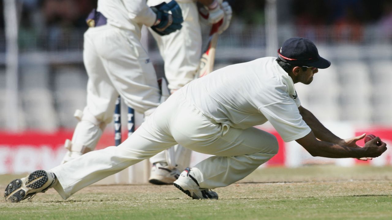 दिग्गजों को पछाड़ Test Cricket में सबसे ज्यादा कैच लपकने में टॉप पर है यह भारतीय खिलाड़ी 1