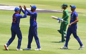 IND vs SA: बल्लेबाजी में फिर से फ्लॉप साबित हुए कप्तान KL Rahul, सोशल मीडिया पर भड़के फैंस! कप्तानी पर भी उठाए सवाल 38