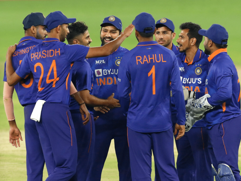 IND VS WI T20: क्लीन स्वीप के लिए Rohit Sharma कर सकते हैं टीम में 3 महत्वपूर्ण बदलाव, इन खिलाड़ियों का बाहर होना तय 2