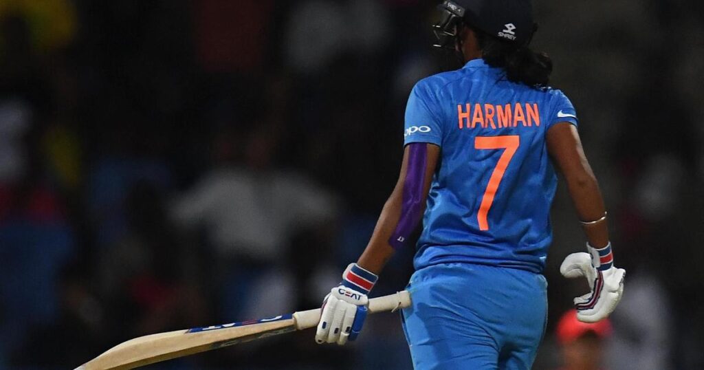 ICC Women's World Cup 2022: न्यूजीलैंड से 62 रनों से हारने के बाद भी सोशल मीडिया पर छाई Harmanpreet Kaur! 1