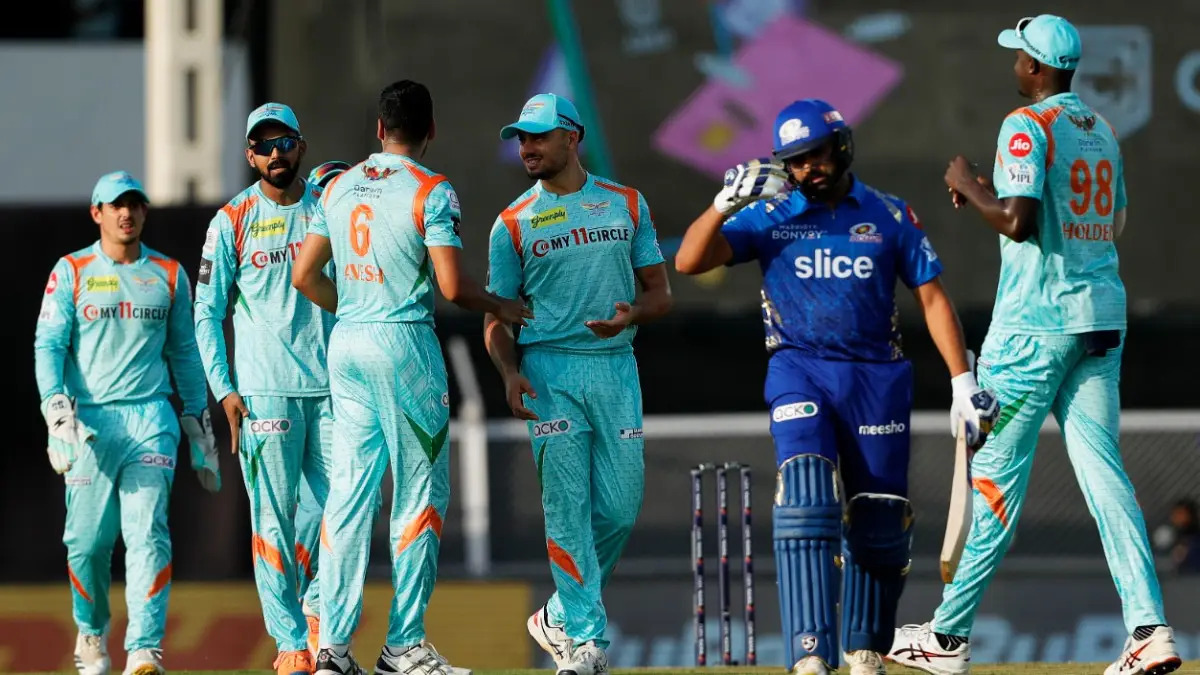 IPL 2022: मुंबई के खिलाफ शानदार जीत के बाद भी केएल राहुल पर मंडराया बैन होने का खतरा, बाकी खिलाड़ियों पर भी लगा जुर्माना 1