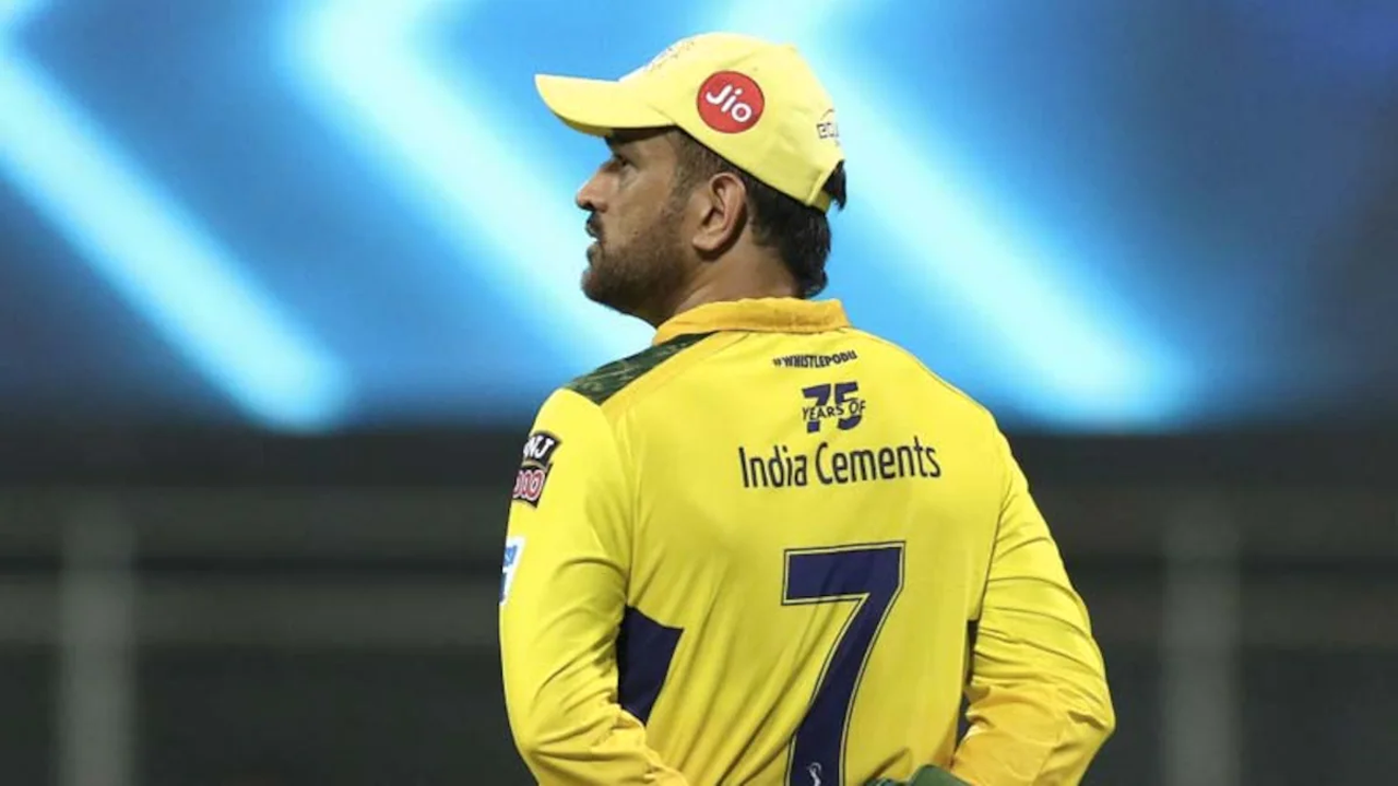 These three players can replace MS Dhoni in the next season