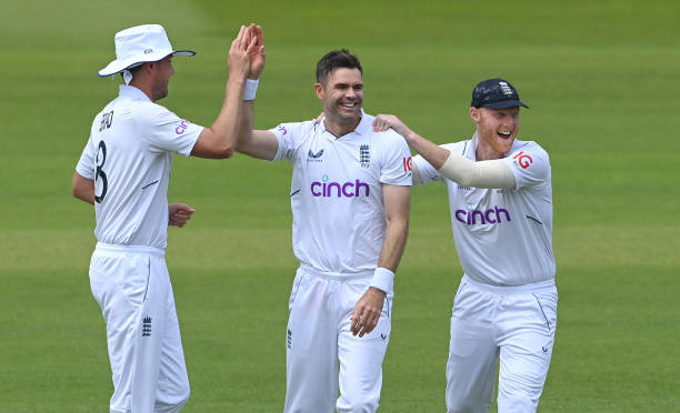 इंग्लैंड के दिग्गज तेज गेंदबाज जेम्स एंडरसन की टेस्ट क्रिकेट में एक और खास उपलब्धि, इस मामले में रिचर्ड हेडली के बराबर 3