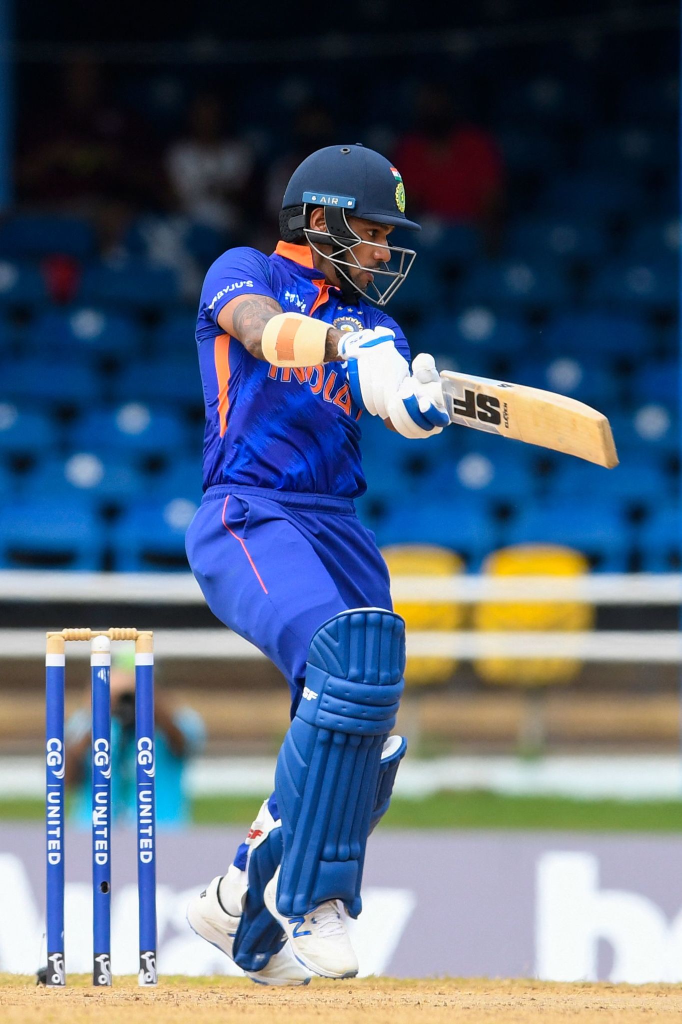 Shikhar Dhawan बने वनडे में सबसे ज्यादा रन बनाने वाले भारतीय खिलाड़ी