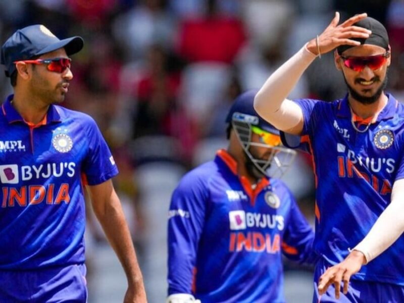 टीम इंडिया को नहीं मिल रहा 19वें ओवर का हल, भुवी के बाद अब अर्शदीप ने बढ़ाई कप्तान की चिंता