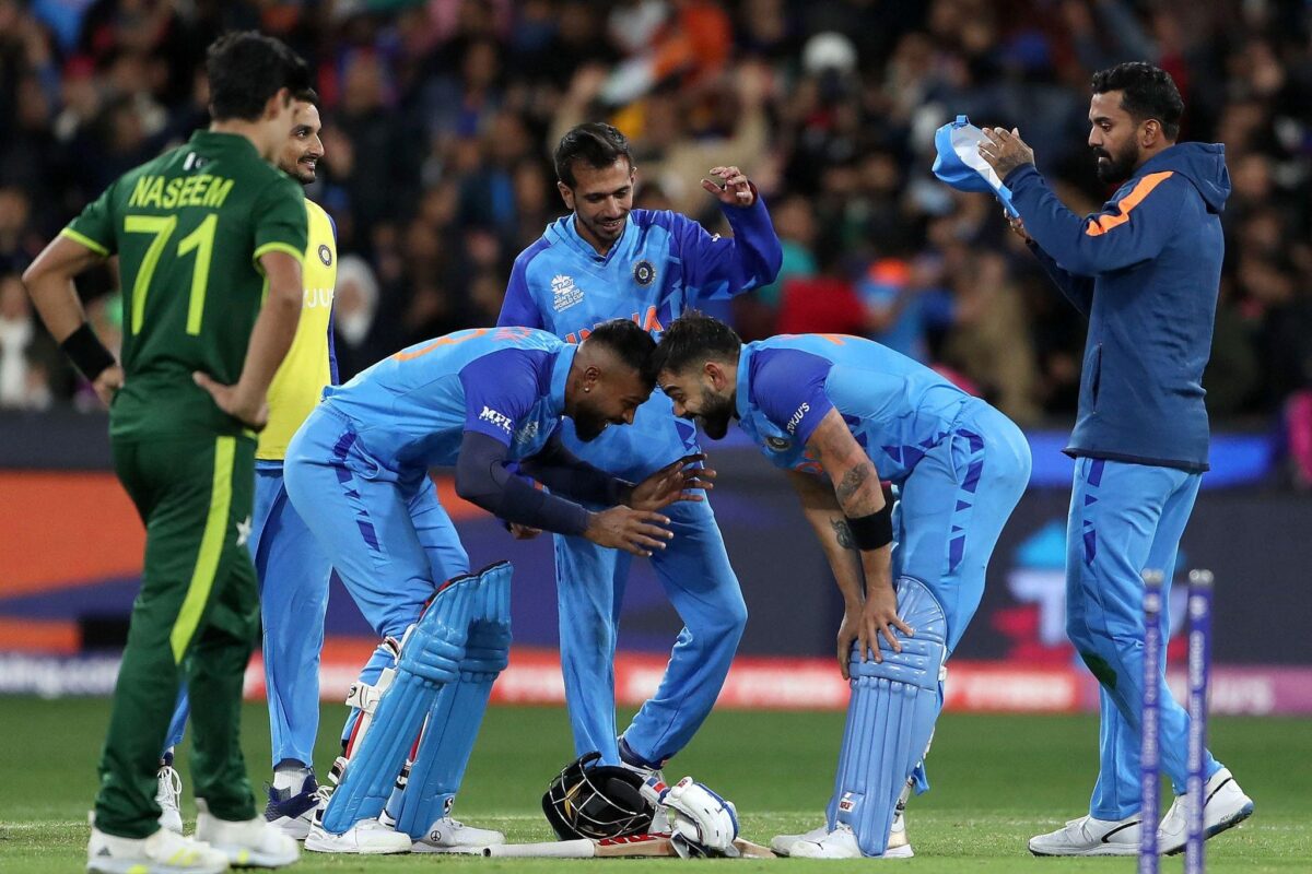 IND vs PAK: विराट कोहली ही नहीं ये 3 खिलाड़ी भी रहे पाकिस्तान के खिलाफ भारत की जीत के हीरो 1