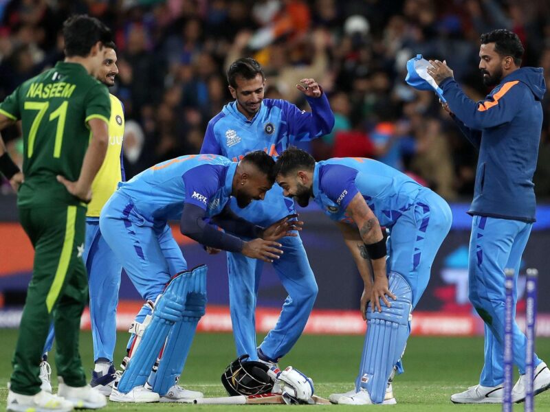 IND vs PAK: विराट कोहली ही नहीं ये 3 खिलाड़ी भी रहे पाकिस्तान के खिलाफ भारत की जीत के हीरो 1