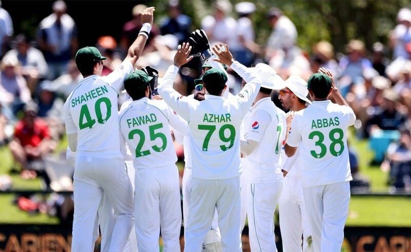 पाकिस्तान के स्टार बल्लेबाज़ ने किया संन्यास का ऐलान, इंग्लैंड के खिलाफ तीसरा टेस्ट होगा अंतिम मैच 10