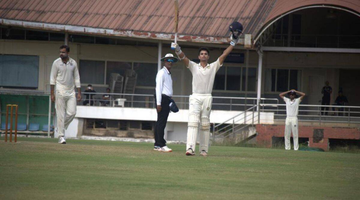 रणजी ट्रॉफी में अर्जुन तेंदुलकर ने एक बार फिर ढाया कहर, 2.30 की धारदार इकोनॉमी से गेंदबाजी कर कर्नाटक की तोड़ी कमर 2