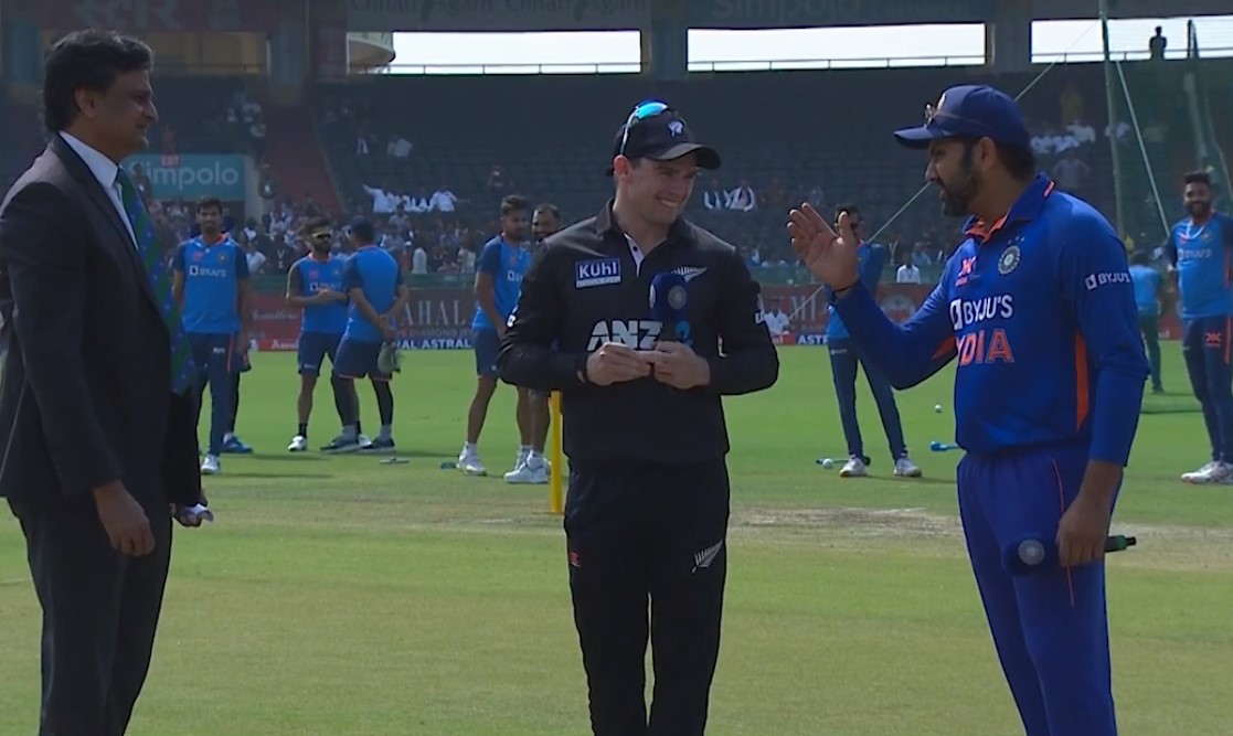 टॉस के दौरान नर्वस हुए Rohit Sharma, हंस पड़े कीवी टीम के कप्तान