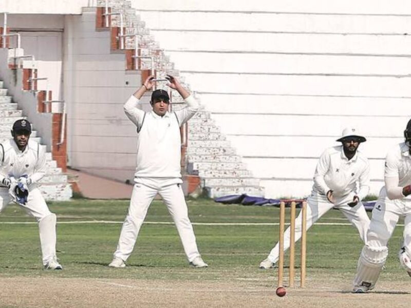 Yuvraj-Singh-did-a-big-feat-in-first-class-cricket-by-scoring-412-runs