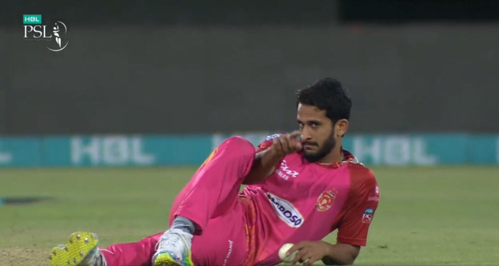 VIDEO: PSL मैच के दौरान हसन अली में आई रजनीकांत की आत्मा, उन्ही के तरह एक्टिंग कर बल्लेबाज को दी धमकी, वीडियो वायरल 1