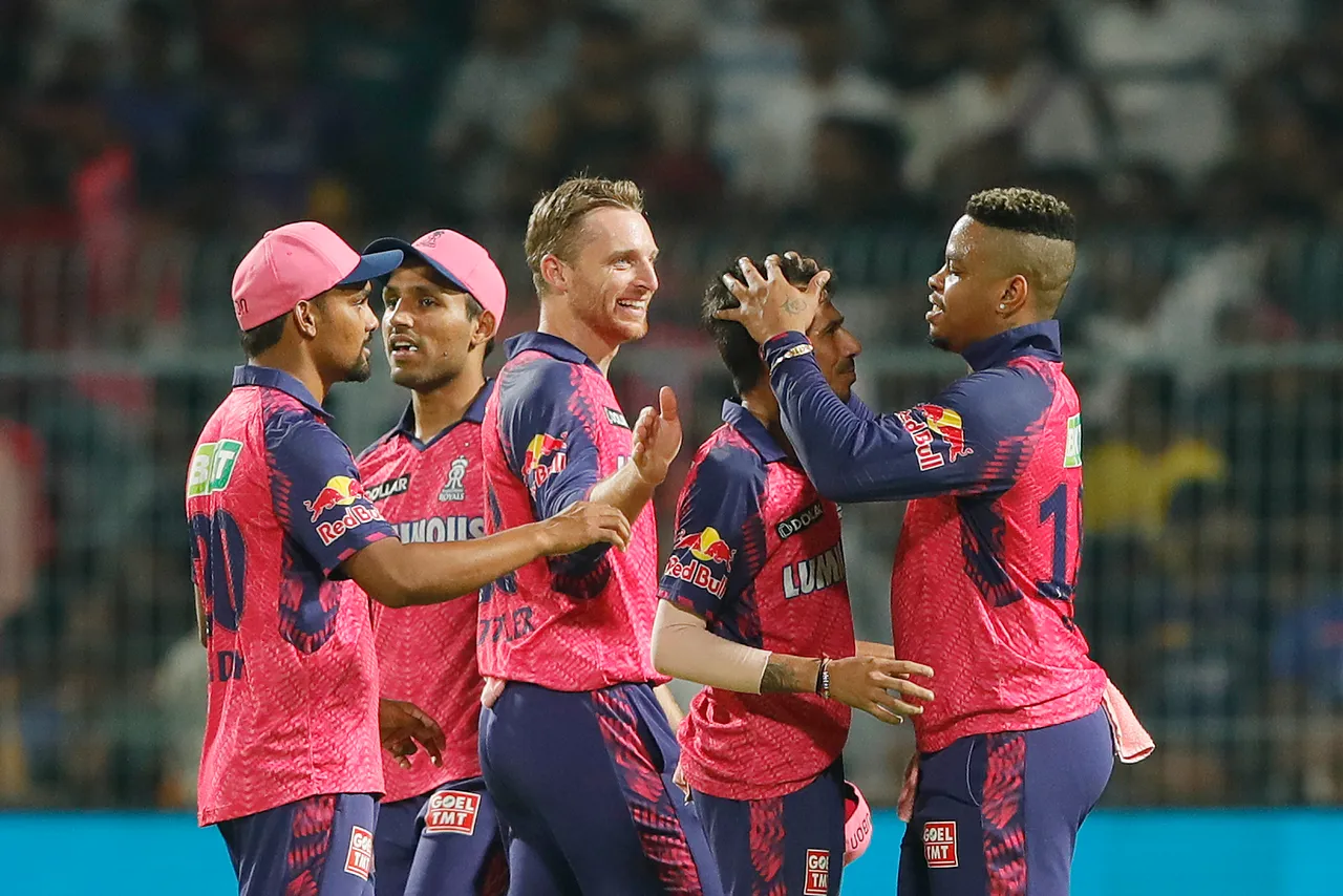 राजस्थान की जीत से मुंबई-आरसीबी को लगा बड़ा झटका, अब इस टीम का प्लेऑफ से बाहर होना तय