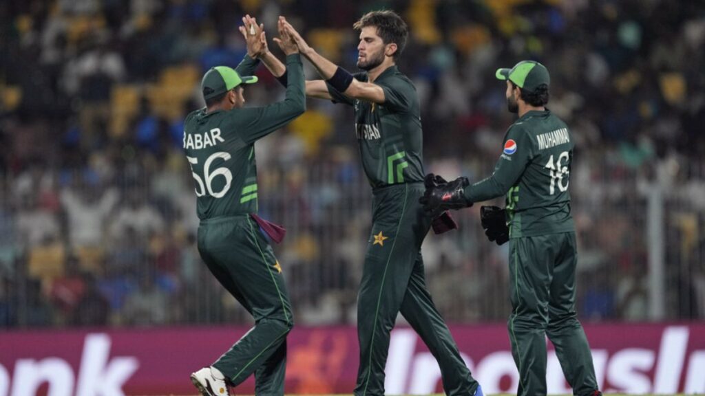 पाकिस्तानी फैंस को लगा बड़ा झटका, न्यूजीलैंड से मैच खेले बिना वर्ल्ड कप बाहर हुई बाबर की टीम 1