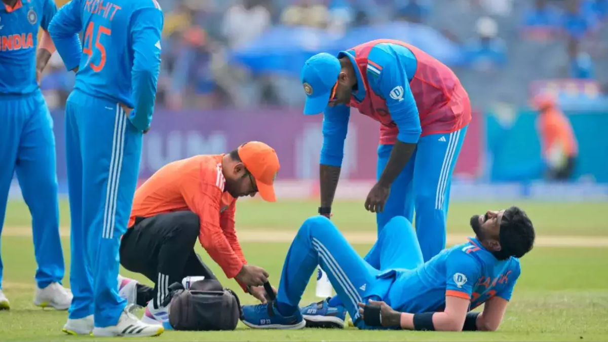 IPL के साथ टी20 वर्ल्ड कप 2024 से बाहर होंगे हार्दिक पांड्या, भारत का दूसरा धोनी करेगा रिप्लेस 2 Hardik Pandya injured