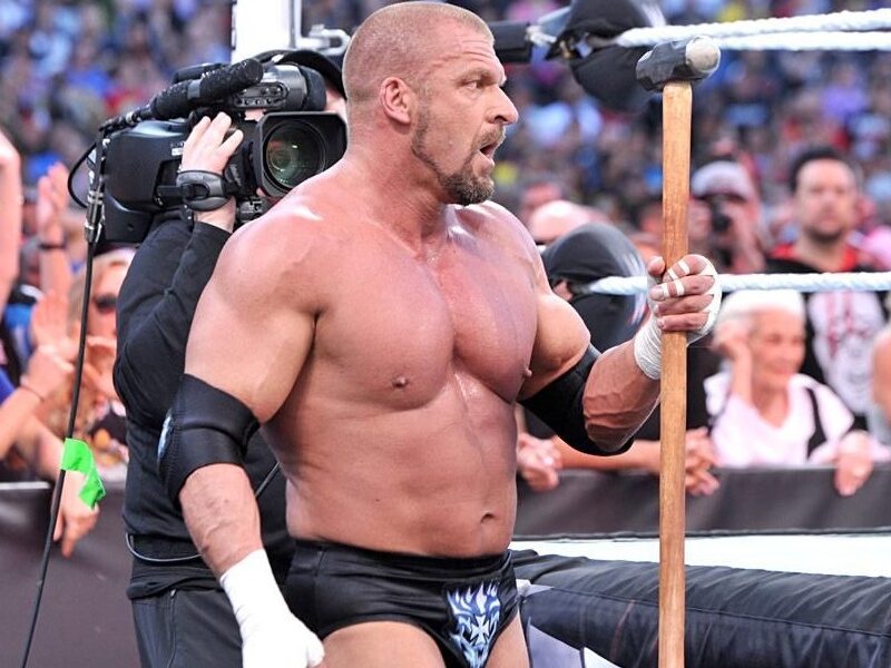WWE के ये पांच रेसलर करते हैं खतरनाक हथियार का इस्तेमाल, कोई लाता हथोड़ा तो किसी के पास है लोहे की चैन 2