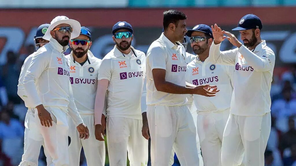 टीम इंडिया पर बोझ बन गए हैं 2 भारतीय खिलाड़ी, लेकिन इस मजबूरी की वजह से ड्रॉप नहीं कर पा रहे कोच द्रविड़ 2