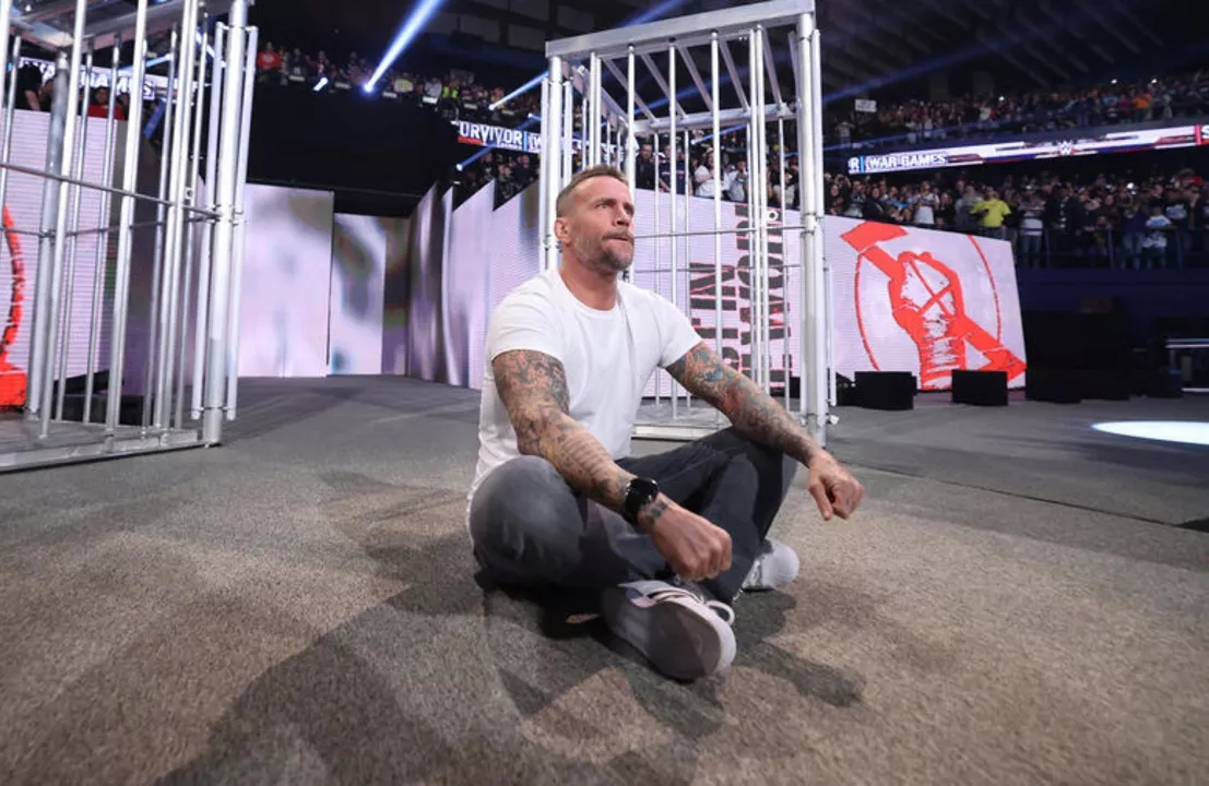 WWE Raw: इंजरी के पश्चात पूर्व दिग्गज सुपरस्टार CM Punk ने लंबे समय के बाद अपने घर में की वापसी, WrestleMania XL में अपनी भूमिका को लेकर किया बड़ा ऐलान 1