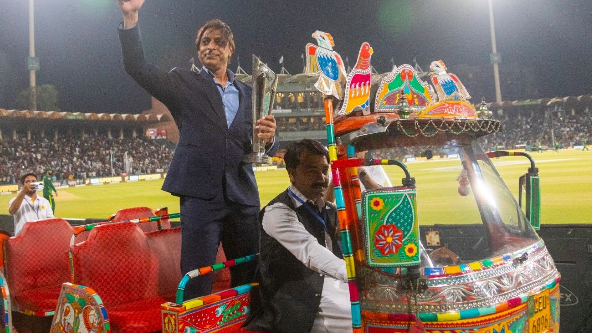 Pakistan again insulted itself in the cricket world, took the T20 World Cup trophy on a rickshaw