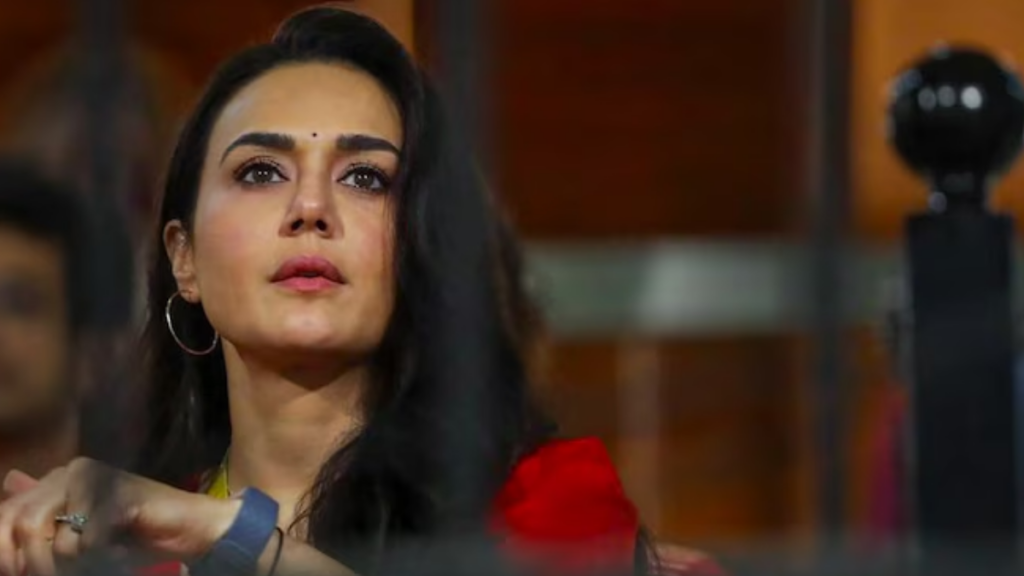 6,6,6,6,6,6,6.... प्रीति जिंटा के चेले ने लंका प्रीमियर लीग के फाइनल में मचाया कोहराम, ठोक डाला तूफानी शतक 2 Preity Zinta