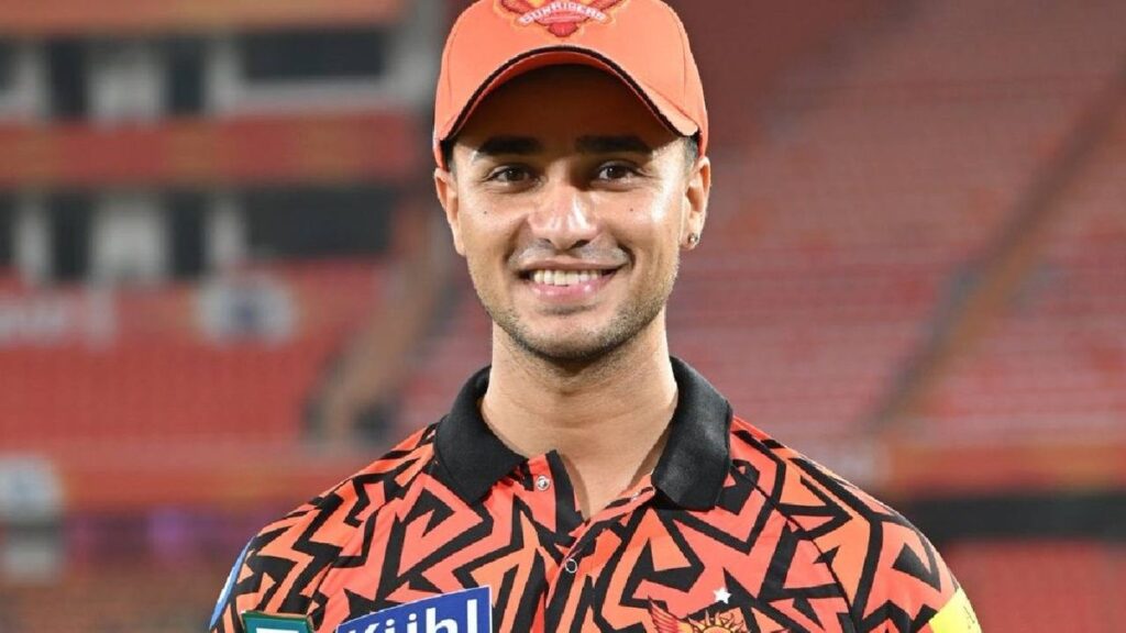 अगरकर ने रातोंरात अभिषेक शर्मा को टी20 वर्ल्ड कप भेजने का किया फैसला! इस बल्लेबाज पर गिरी गाज 1