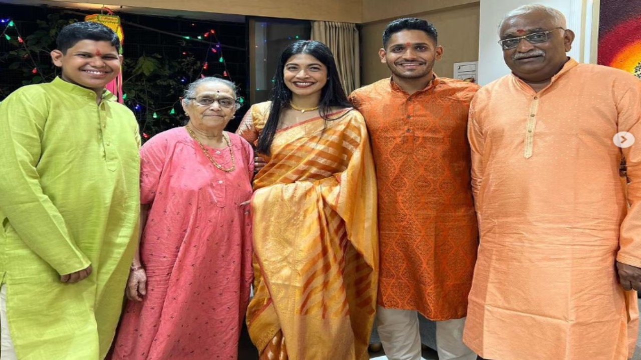 Tushar Deshpande Family