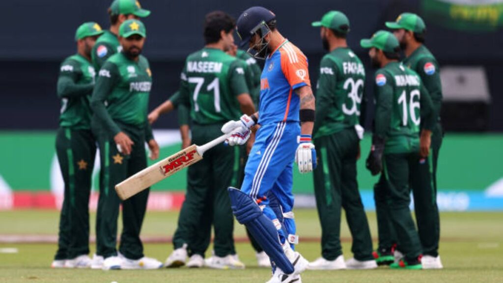 3 कारण क्यों IPL में ऑरेंज कैप जीतने के बावजूद टी20 वर्ल्ड कप में फ्लॉप हो रहे विराट कोहली 2 3 कारण क्यों IPL में ऑरेंज कैप जीतने के बावजूद टी20 वर्ल्ड कप में फ्लॉप हो रहे विराट कोहली 2