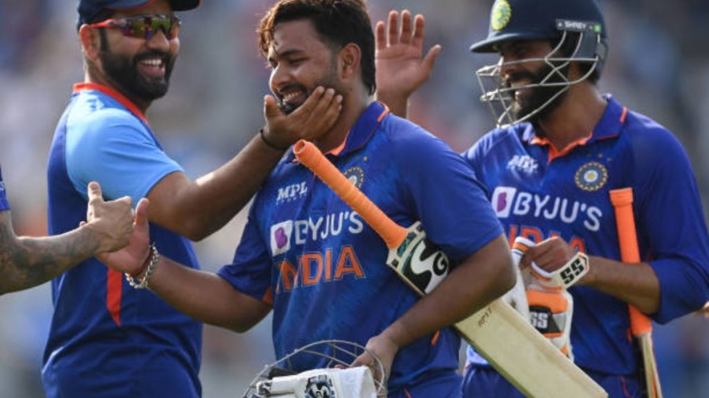 ऋषभ पंत के फैंस के लिए बुरी खबर, वनडे सीरीज से रातों-रात श्रीलंका से बाहर हुआ स्थानापन्न खिलाड़ी