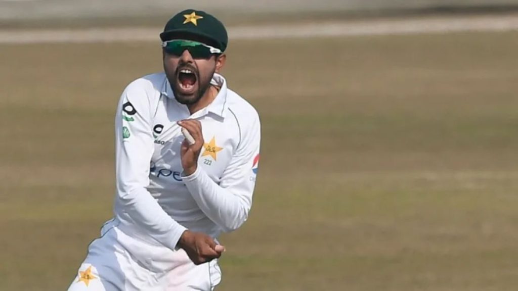 इंग्लैंड के खिलाफ टेस्ट सीरीज के लिए पाकिस्तान की 15 सदस्यीय टीम का ऐलान! बाबर फिर कप्तान, 4 मिस्ट्री स्पिनर को मौका 2 Babar Azam