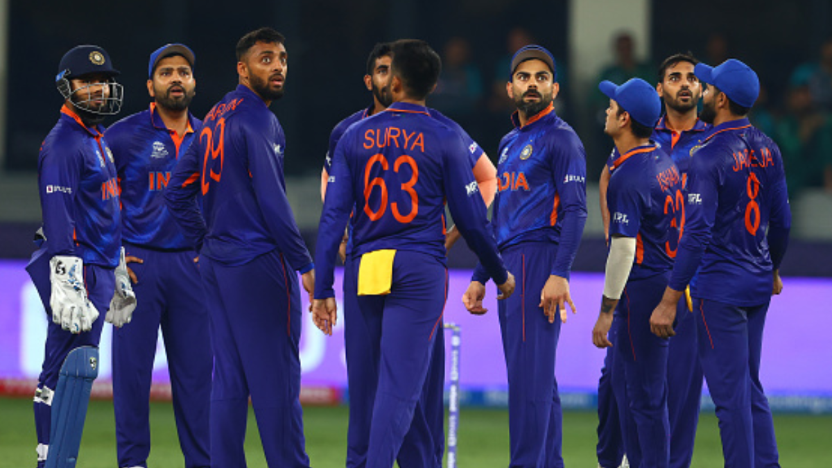 गौतम गंभीर के हेड कोच बनते ही चमकी इस इंजीनियर खिलाड़ी की किस्मत, बुढ़ापे में हुई टीम इंडिया में वापसी 2 Varun Chakravarthy