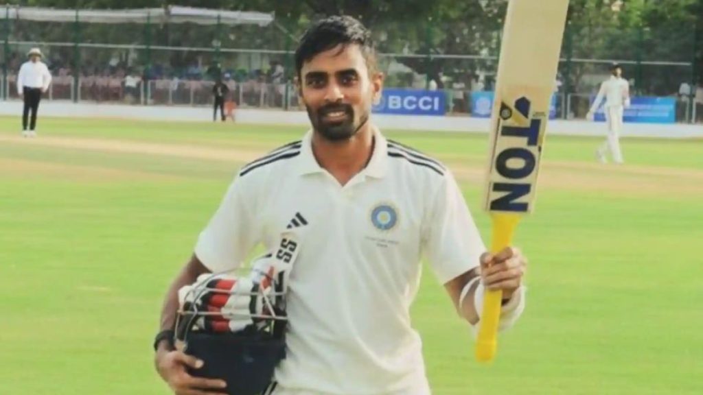 अभिमन्यु ईश्वरन के पिता ने गंभीर-गिल पर उतारा अपना गुस्सा, कहा-करुण नहीं मेरे बेटे को मौका दो... 2 Abhimanyu Easwaran's father expressed his anger on Gambhir-Gill, said- give a chance to my son, not Karun...