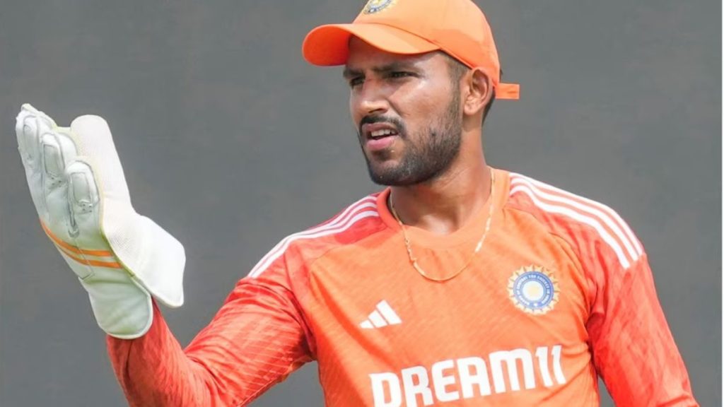 इंग्लैंड दौरे के लिए BCCI ने किया उप-कप्तान का ऐलान, सिर्फ 1 फिफ्टी लगाने वाले फ्लॉप बैटर को सौंपी गई जिम्मेदारी 2 BCCI announced the vice-captain for the England tour, the responsibility was given to a flop batsman who scored only 1 fifty