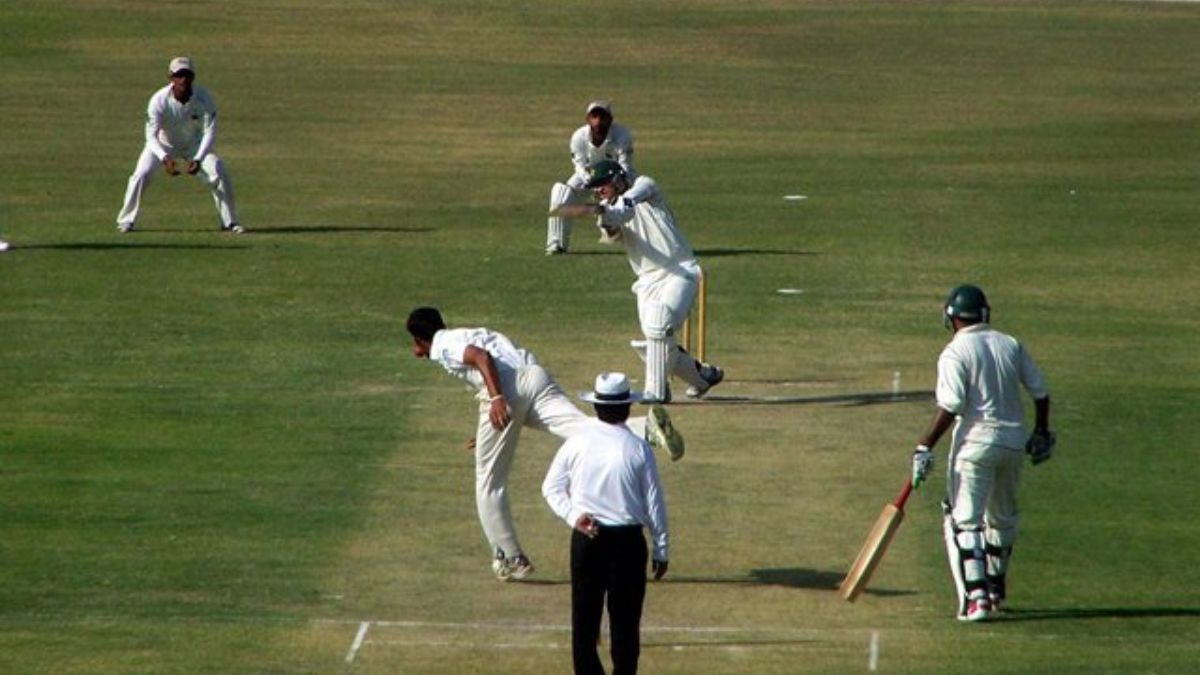 6,6,6,6,6,4,4,4,4..... Pakistani batsman's chaos, single-handedly played a dangerous inning of 394 runs.