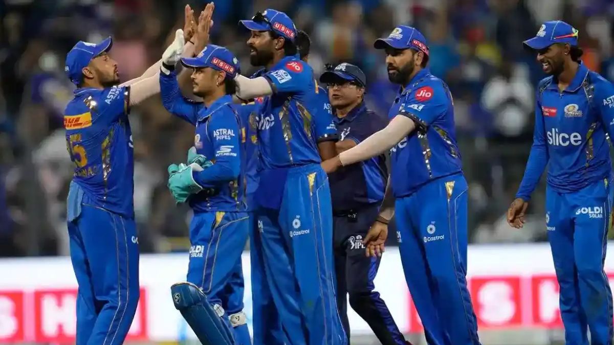 मुंबई इंडियंस को लगा बड़ा झटका, IPL 2025 का शुरूआती मैच नहीं खेलेंगे हार्दिक-बुमराह, ये खिलाड़ी होगा कप्तान 2 Mumbai Indians