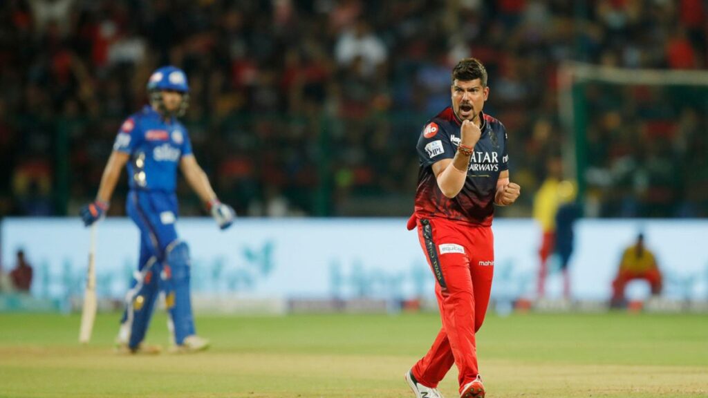 IPL इतिहास का सबसे लकी खिलाड़ी समझ RCB ने था इस खिलाड़ी को खरीदा, लेकिन वहां जाकर वो बन गया पनौती 1