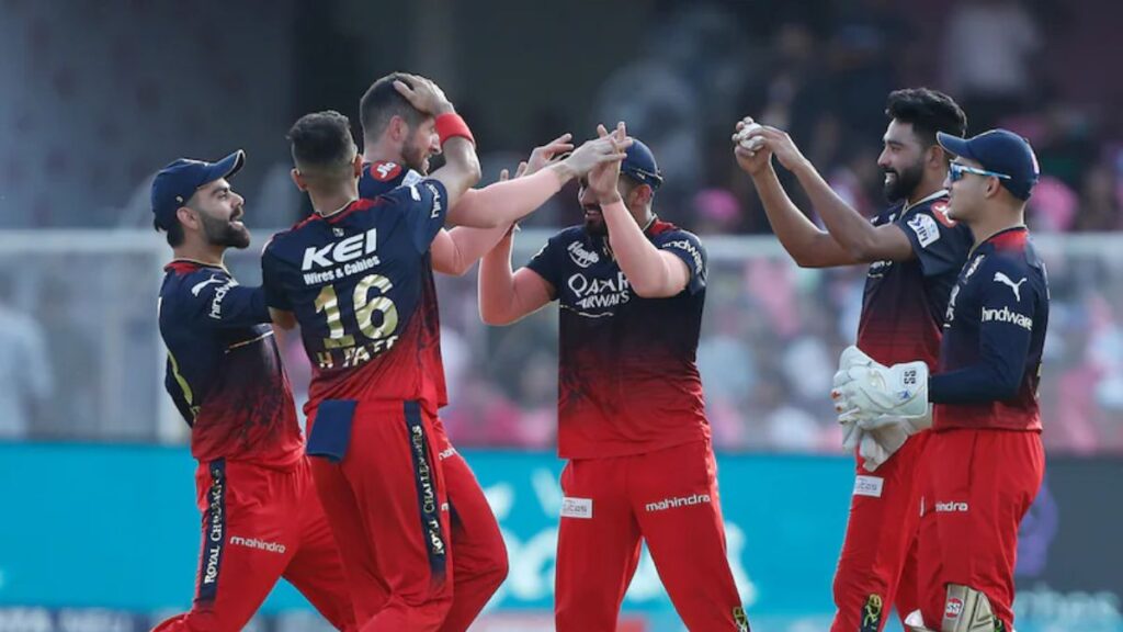 RCB vs RR MATCH PREVIEW IN HINDI: रॉयल्स की टक्कर के लिए तैयार चिन्नास्वामी, पिच, मौसम, प्लेइंग इलेवन, लाइव स्ट्रीमिंग, किसका पलड़ा भारी, एक क्लिक में जानें सबकुछ 1