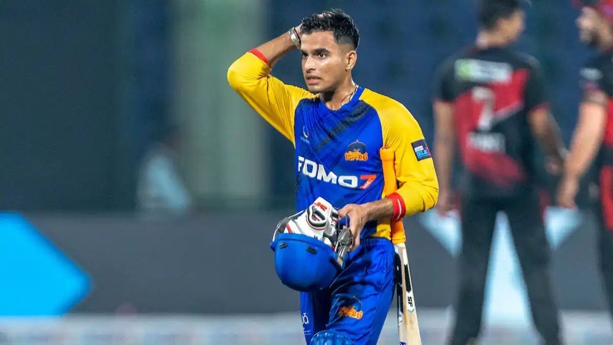 इन 2 होनहार खिलाड़ियों को धोनी ने बना दिया सिर्फ टूरिस्ट, पूरे सीजन में नहीं दिया एक भी मौका 2 Dhoni