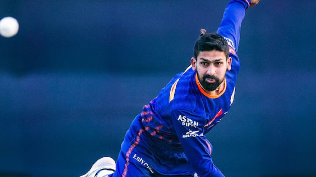 अब तक टीम की कोचिंग कर रहा था ये खिलाड़ी, लेकिन बचे IPL के लिए मुंबई इंडियंस ने बतौर खिलाड़ी कर लिया शामिल 2 Raghu Sharma
