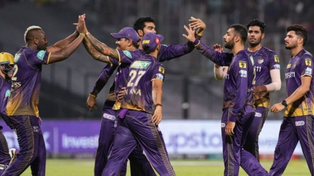 RCB vs KKR MATCH PREDICTION IN HINDI: इस टीम ने पहली इनिंग में बना दिए 287-295 रन, तो ऐतिहासिक जीत तय 1