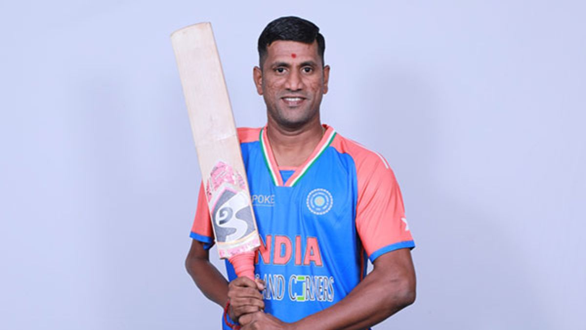 इंग्लैंड से होने वाले 7 T20 मुकाबलों के लिए 16 सदस्यीय दल घोषित, मुंबई के 36 वर्षीय दिग्गज ऑलराउंडर को मिली कमान 2 Team India's new head coach announced for England T20 series, board gives big responsibility to Ranji veteran