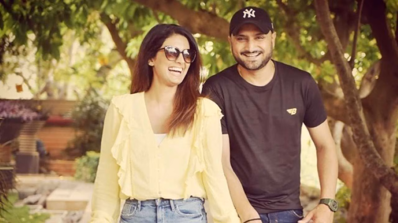Indian Cricketers Wives: ये हैं 10 फेमस भारतीय खिलाड़ियों की ग्लैमरस पत्नियाँ, खूबसूरती में बॉलीवुड ऐक्ट्रेस को भी छोड़ती पीछे 8