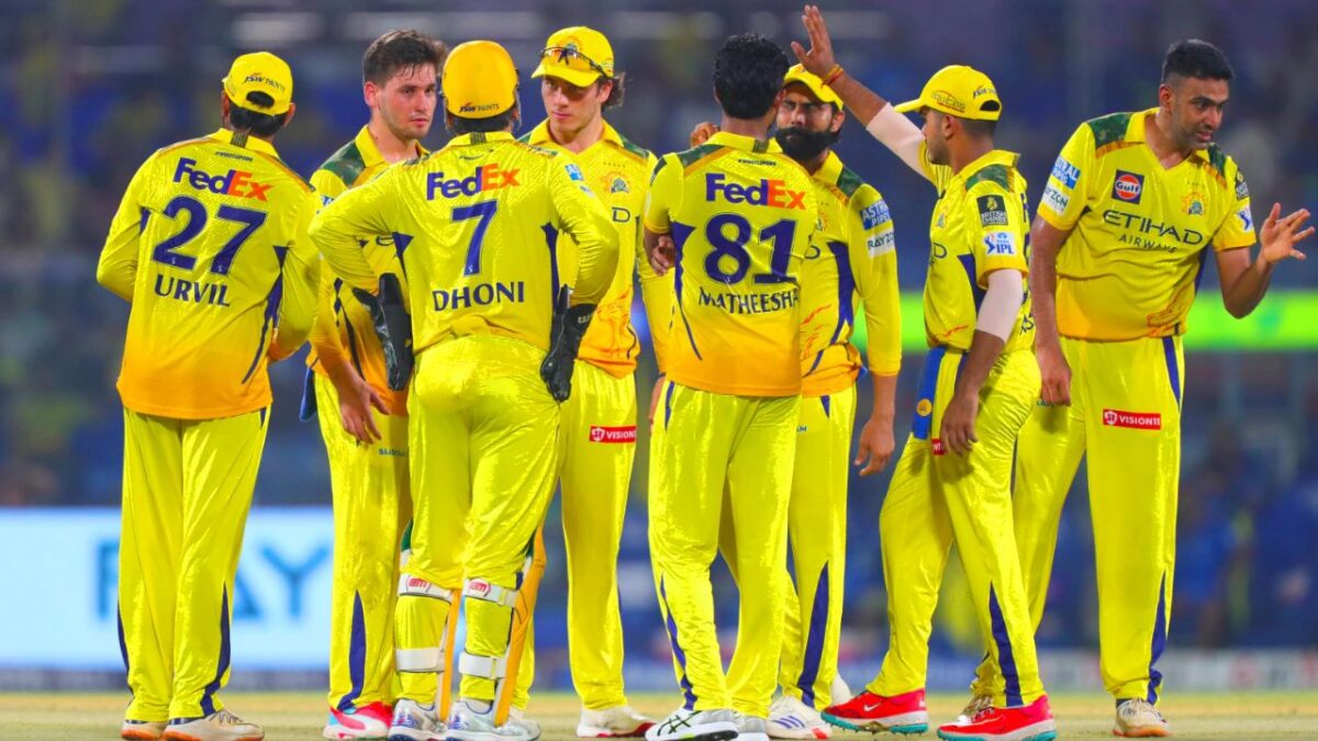 R Ashwin with CSK Players