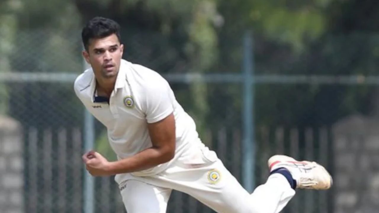 सगाई ने बदली Arjun Tendulkar की किस्मत, Asia Cup के बीच इस सीरीज में झटके 5 विकेट हॉल 