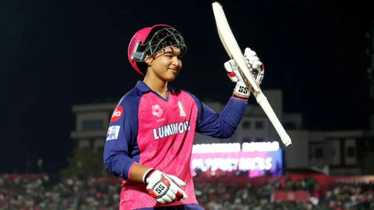 6,6,6,6,6,6..... Vaibhav Suryavanshi ने Australia Under-19 के खिलाफ मचाया तहलका, 11 गेंद पर ही कूट डाले 56 रन