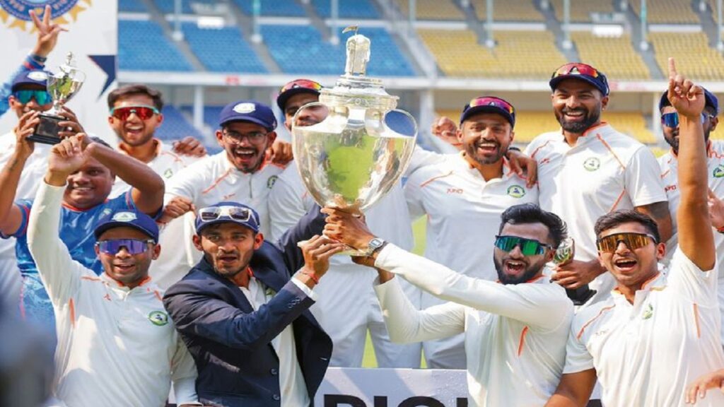 Irani Cup 2025: कब-कहाँ और किसके बीच होगा Irani Cup? टूर्नामेंट की हिस्ट्री, रिकॉर्ड्स, डेट, टाइम, वेन्यू, लाइव स्ट्रीमिंग, मौसम, 15-15 सदस्यीय टीम और प्लेइंग इलेवन 2 Irani Cup 2025: When, where and between whom will the Irani Cup be held? Tournament history, records, date, time, venue, live streaming, weather, 15-member team and playing eleven